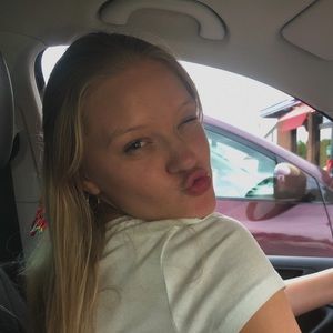 Meet your Posher, Maddy